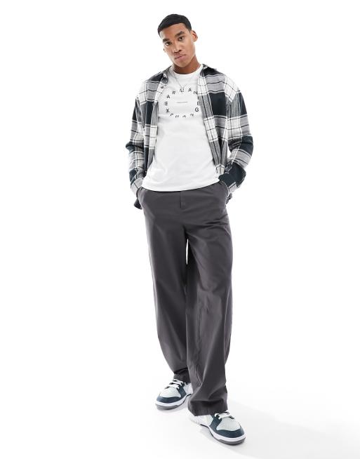 Armani Exchange - T-shirt met cirkelvormige geschreven logo op de borst in gebroken wit, 3 van 4