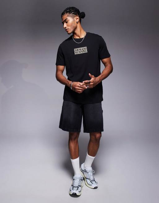 Armani Exchange - T-shirt met logo in het midden in zwart en goud, 2 van 4
