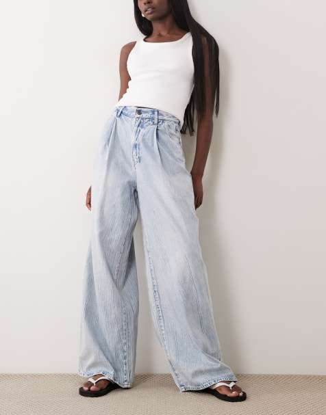 Armani Exchange – Weit geschnittene Jeans in Hellblau mit zwei Bundfalten - view 1