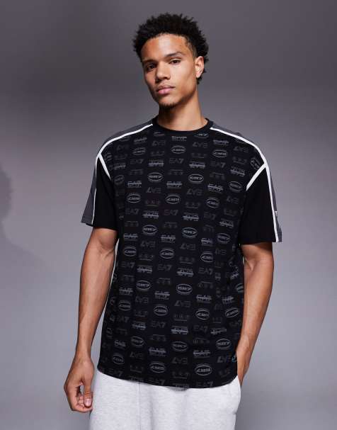 Armani – Svart t-shirt mönstrad med EA7-monogram och logga - view 1