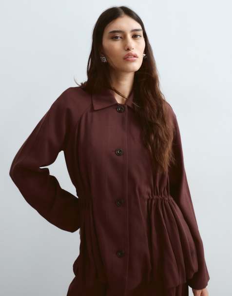 ARRANGE - americana con botones, cintura ajustable y peplum, conjunto en cereza oscura - view 1