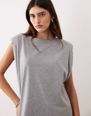 ARRANGE - Ärmelloses Oversize-T-Shirt in meliertem Grau mit Schulterpolstern und Seitenschlitz