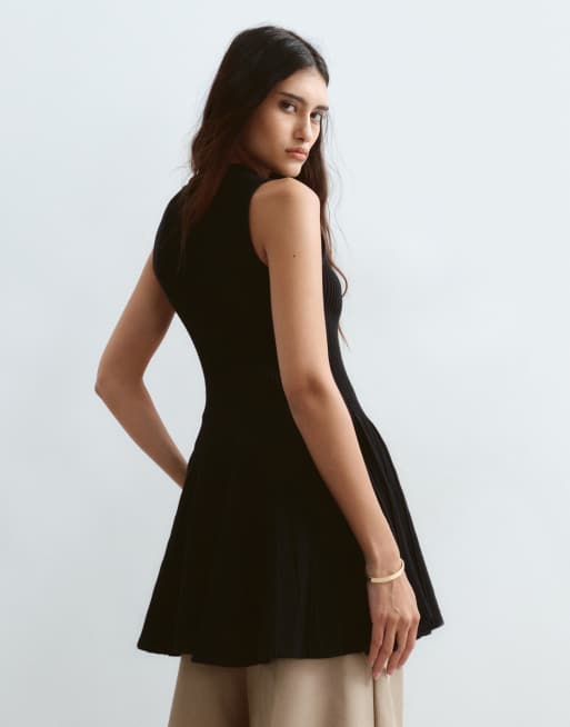 ARRANGE ärmelloses Strickoberteil mit Schößchen in Schwarz, 4 von 4