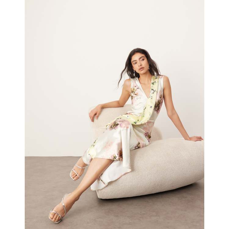 agnes panelled asymmetric maxi dress ARRANGE paneled in mixed floral print turning look picnic dress Chanel 90s Little Black Color:sky blue