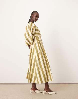 ARRANGE - Ausgestelltes Midikleid in Olivgrün mit Streifen und Faltendetails-Bunt