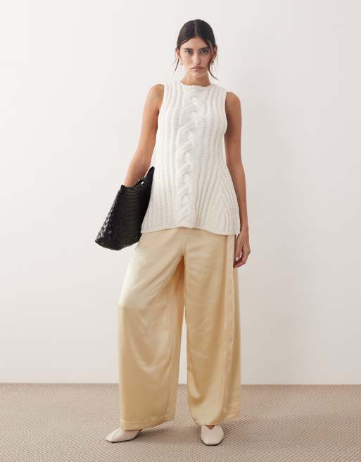 ARRANGE – Benvit, grovt flätstickad peplum-topp, 2 av 4