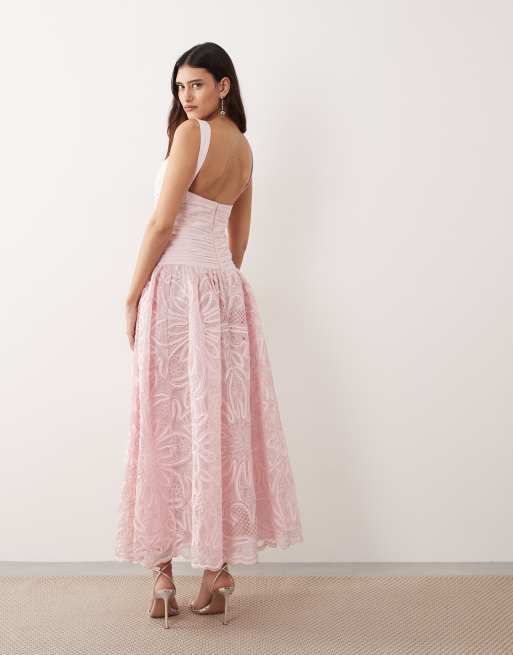 ARRANGE – Besticktes Maxikleid in Rosa mit tiefer Taille und tiefem Rückenausschnitt, 4 von 4
