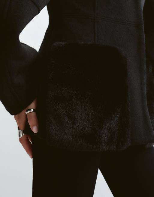 ARRANGE Blazer ohne Kragen mit Faux-Fur-Tasche in Schwarz, 3 von 5