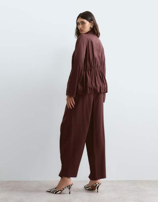 ARRANGE Blythe ovoid pleat front pant co-ord in dark cherry, 4 of 5