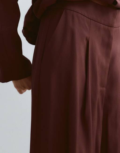 ARRANGE Blythe ovoid pleat front pant co-ord in dark cherry, 5 of 5