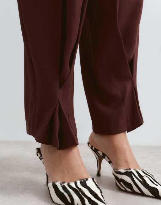 ARRANGE Blythe ovoid pleat front trouser co-ord in dark cherry, 2 of 5
