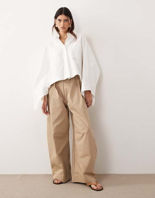 ARRANGE - Camicia squadrata in cotone bianca con mantella oversize, 2 di 4