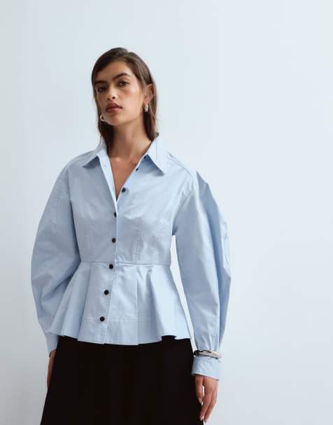 ARRANGE - camisa estructurada con cuello, sobrefalda y botones en contraste en azul claro - view 1
