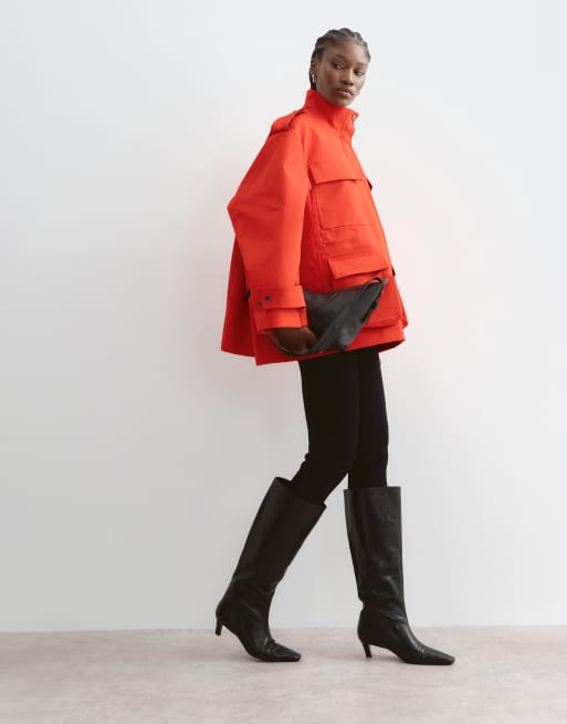 ARRANGE chaqueta cargo extragrande con cuello alzado en rojo, 5 de 5