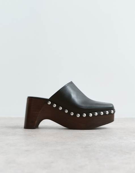 ARRANGE – Clogs aus Leder in Schwarz mit Nietenbesatz - view 1