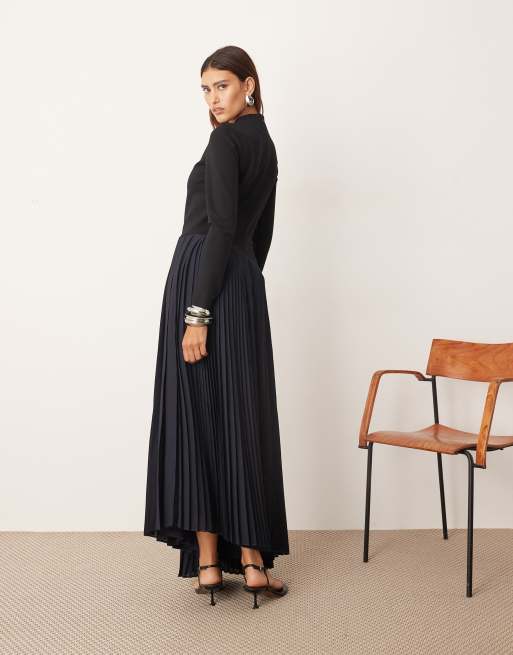 ARRANGE contrast fabric sculpted maxi dress with pleat skirt in navy/black, 3 of 4