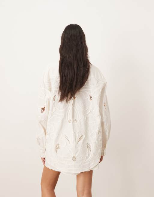ARRANGE cotton mirrored floral embroidered cutwork shirt in white - part of a set