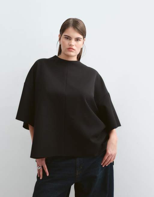 ARRANGE Curve boxy top with open back in black, 3 of 5
