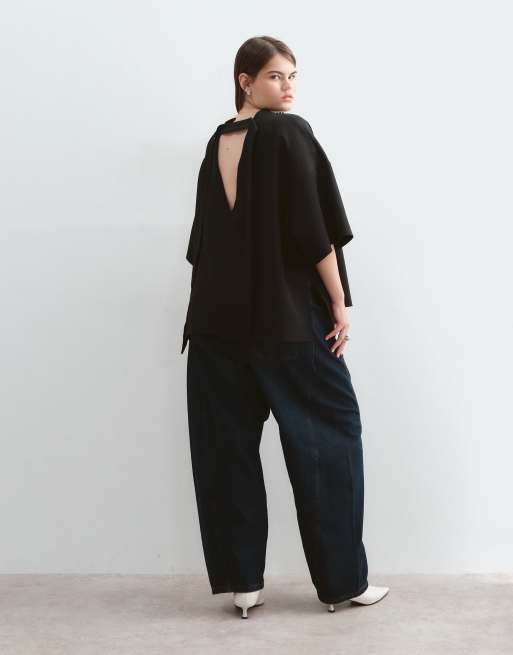 ARRANGE Curve boxy top with open back in black, 5 of 5
