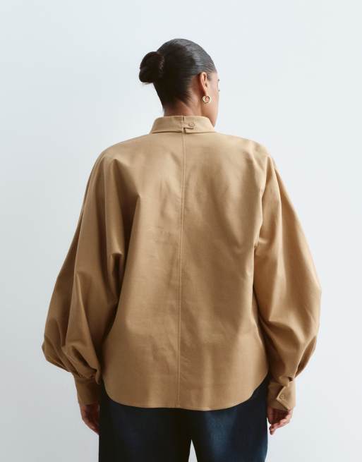 ARRANGE Curve camicia premium strutturata con maniche a palloncino color cammello, 4 di 4