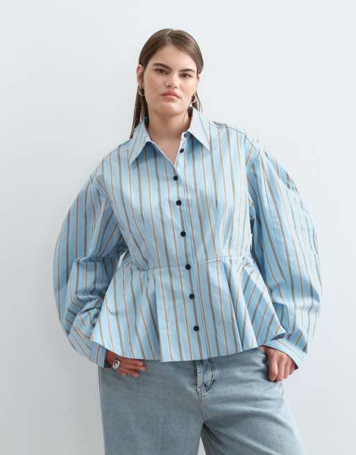 ARRANGE Curve camisa estructurada con cuello y peplum con botones en contraste de rayas azules, 5 de 5