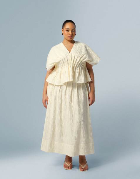 ARRANGE Curve - Co-ord set van getailleerde top en maxi-rok met kreukeltextuur in crème - view 1