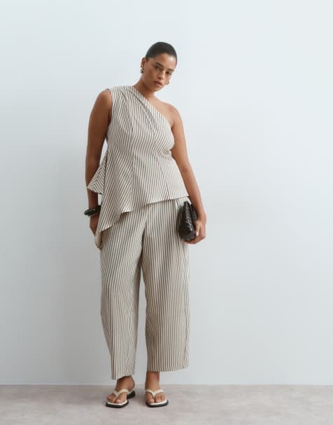 ARRANGE Curve - Conjunto amarillo crema a rayas de pantalones de corte barrel y top asimétrico estructurado - view 1