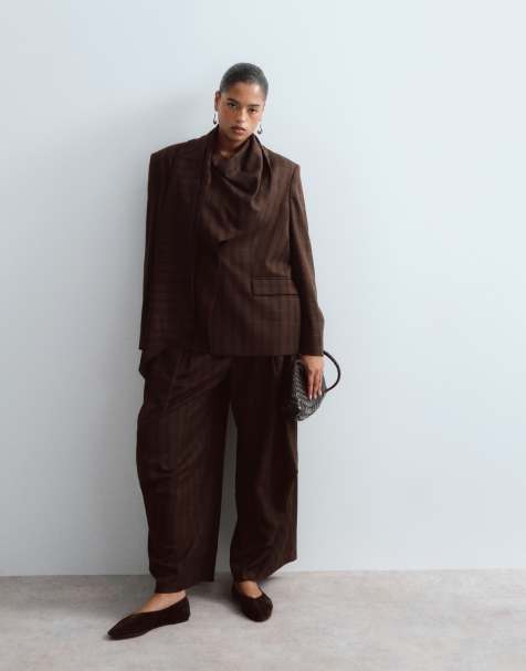 ARRANGE Curve - Coordinato cioccolato a quadri con pantaloni sartoriali bombati e blazer con sciarpa drappeggiata - view 1