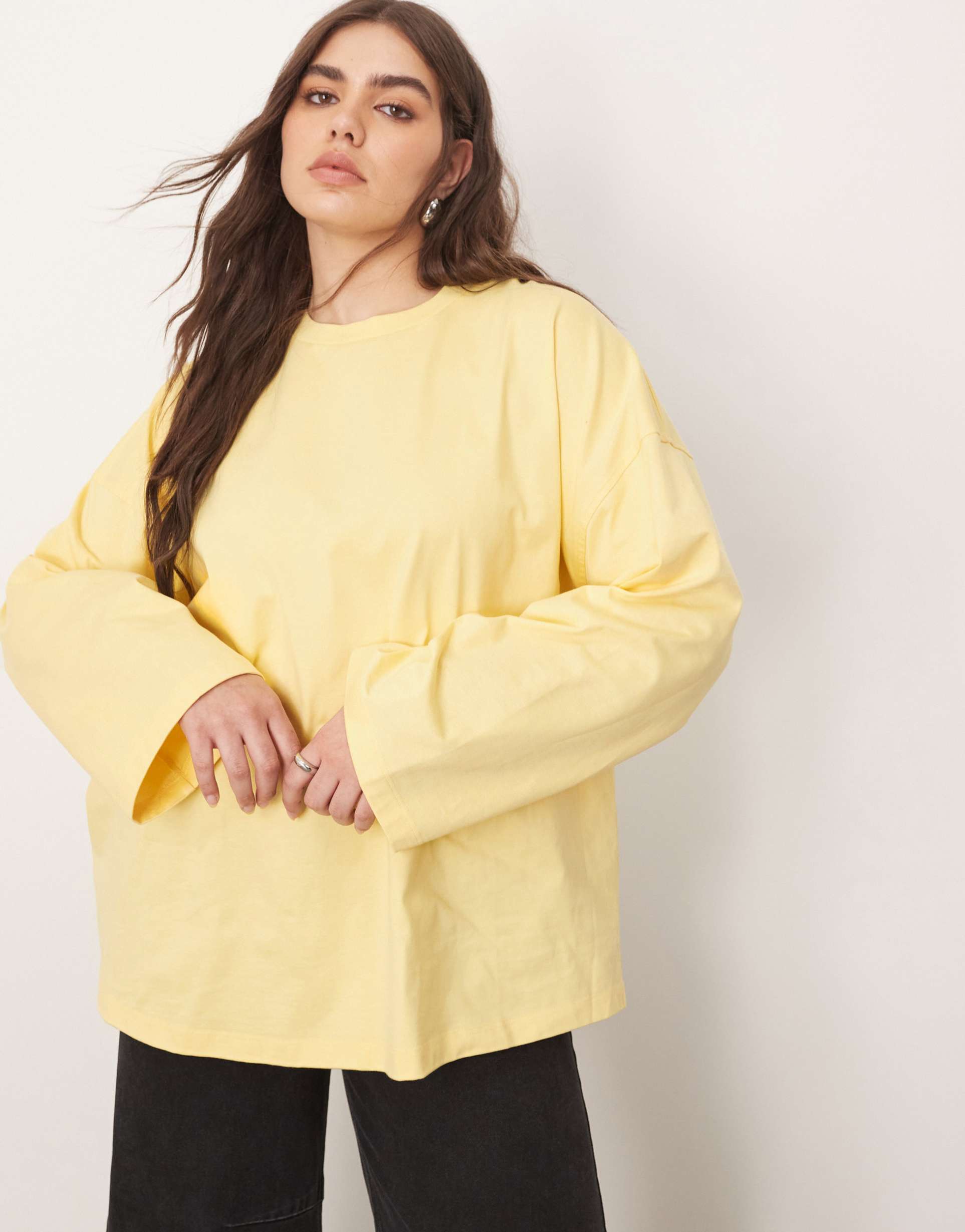 arrange curve cotton oversized long sleeve t-shirt in buttermilk