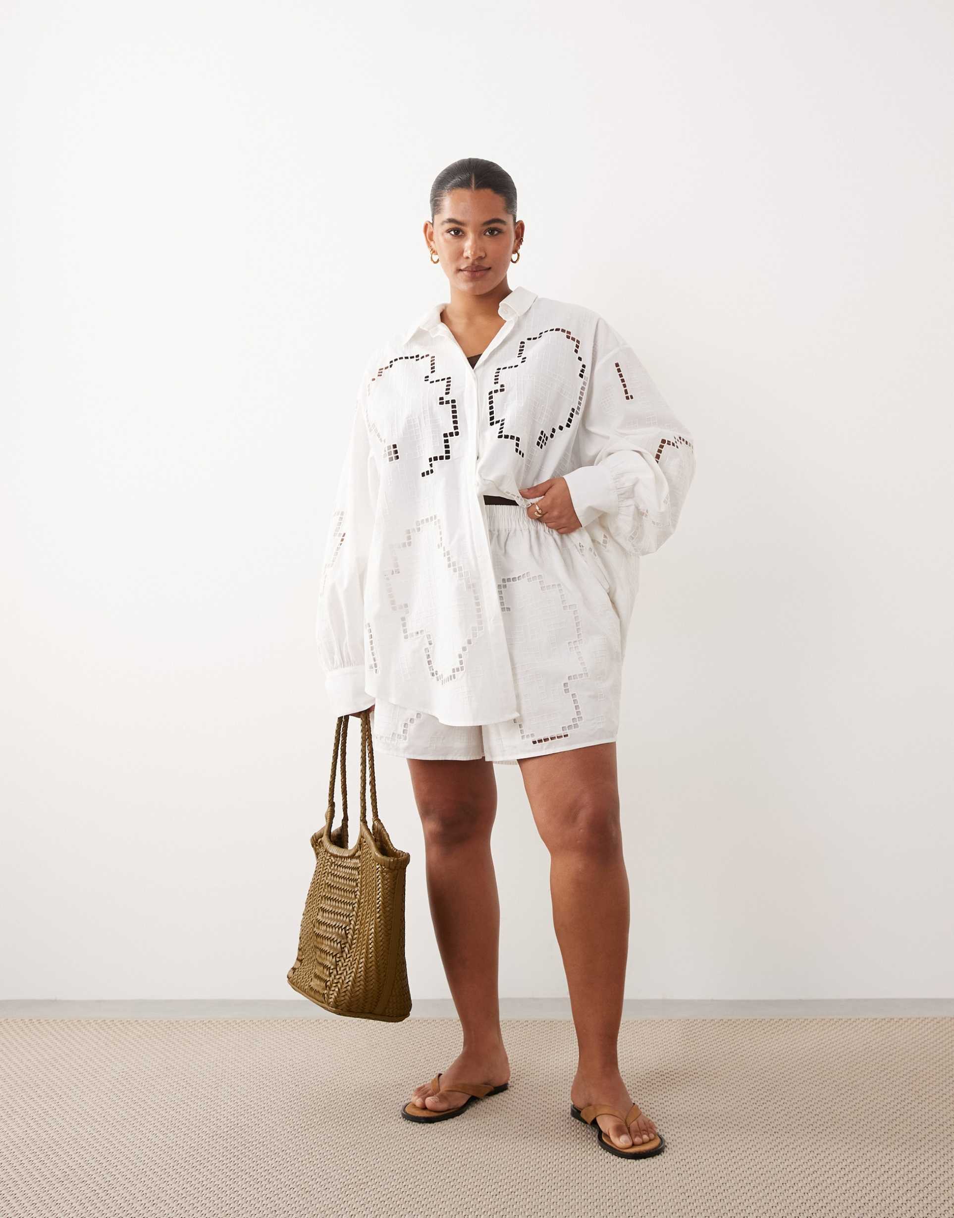 arrange curve cutwork embroidered shorts in white - part of a set