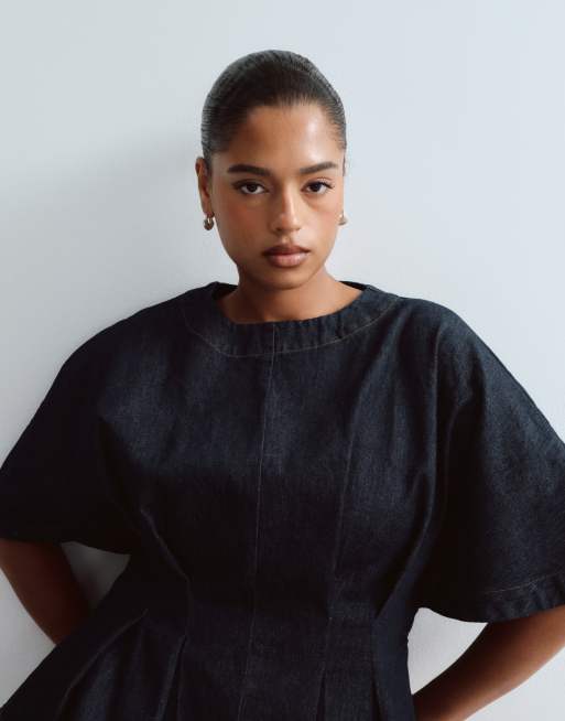 ARRANGE Curve denim topp i set med markerad midja och veck i indigo, 3 av 4