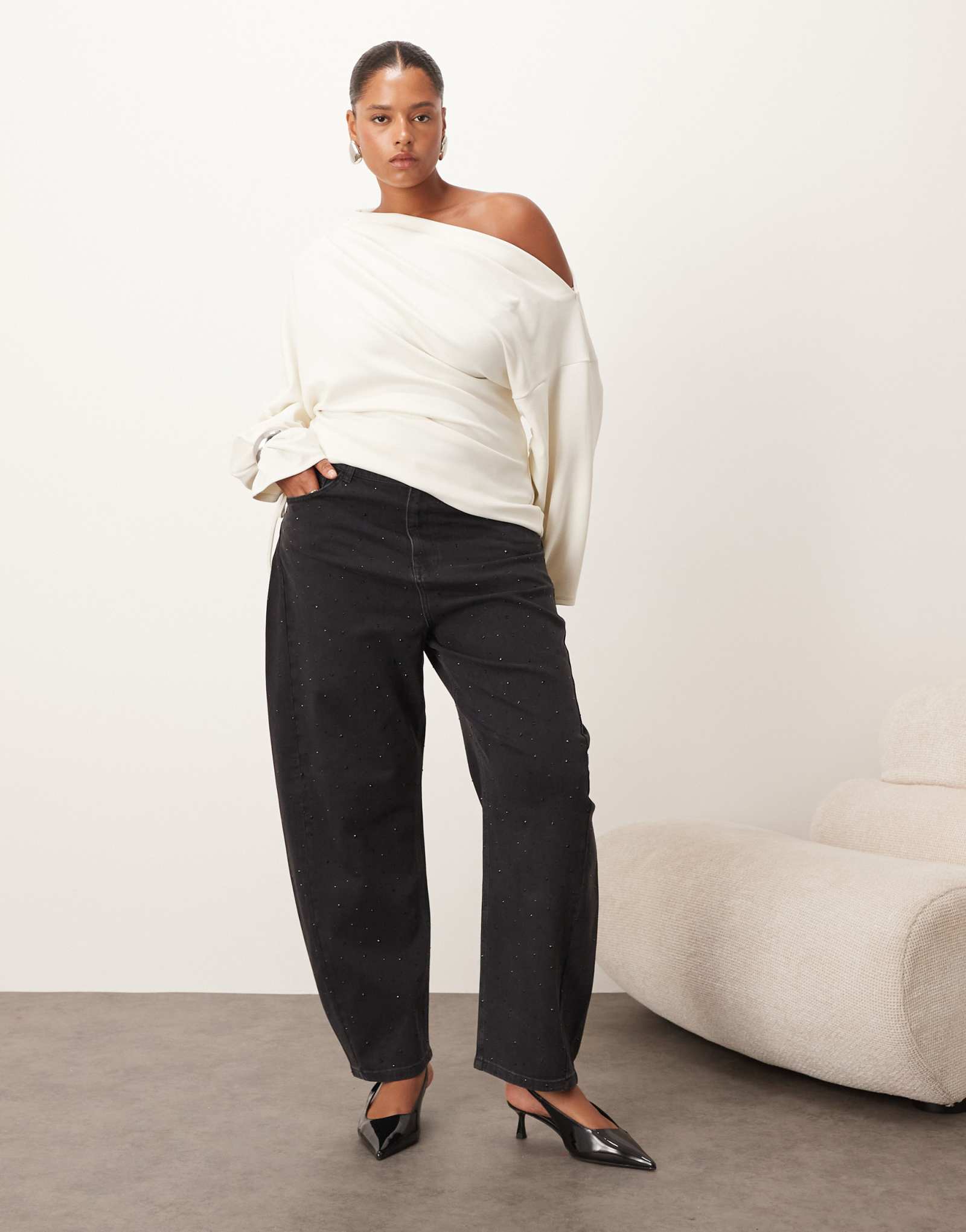 ОБЛЕГАЮЩИЕ джинсы Eden с завышенной талией и бочкообразной ножкой черного цвета