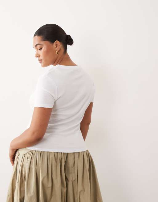 ARRANGE Curve – Figurbetontes T-Shirt in Weiß mit Rundhalsausschnitt, 4 von 4