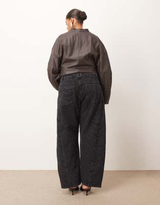 Arrange Curve Franklyn Seam Detail Barrel Jean In Black