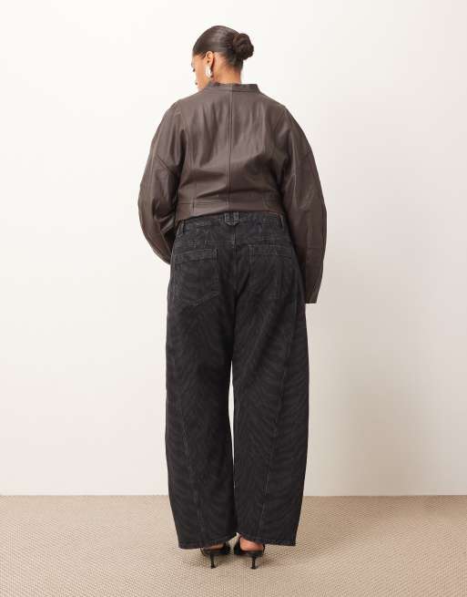 ARRANGE Curve Franklyn seam detail barrel jeans in zebra black, 2 of 5