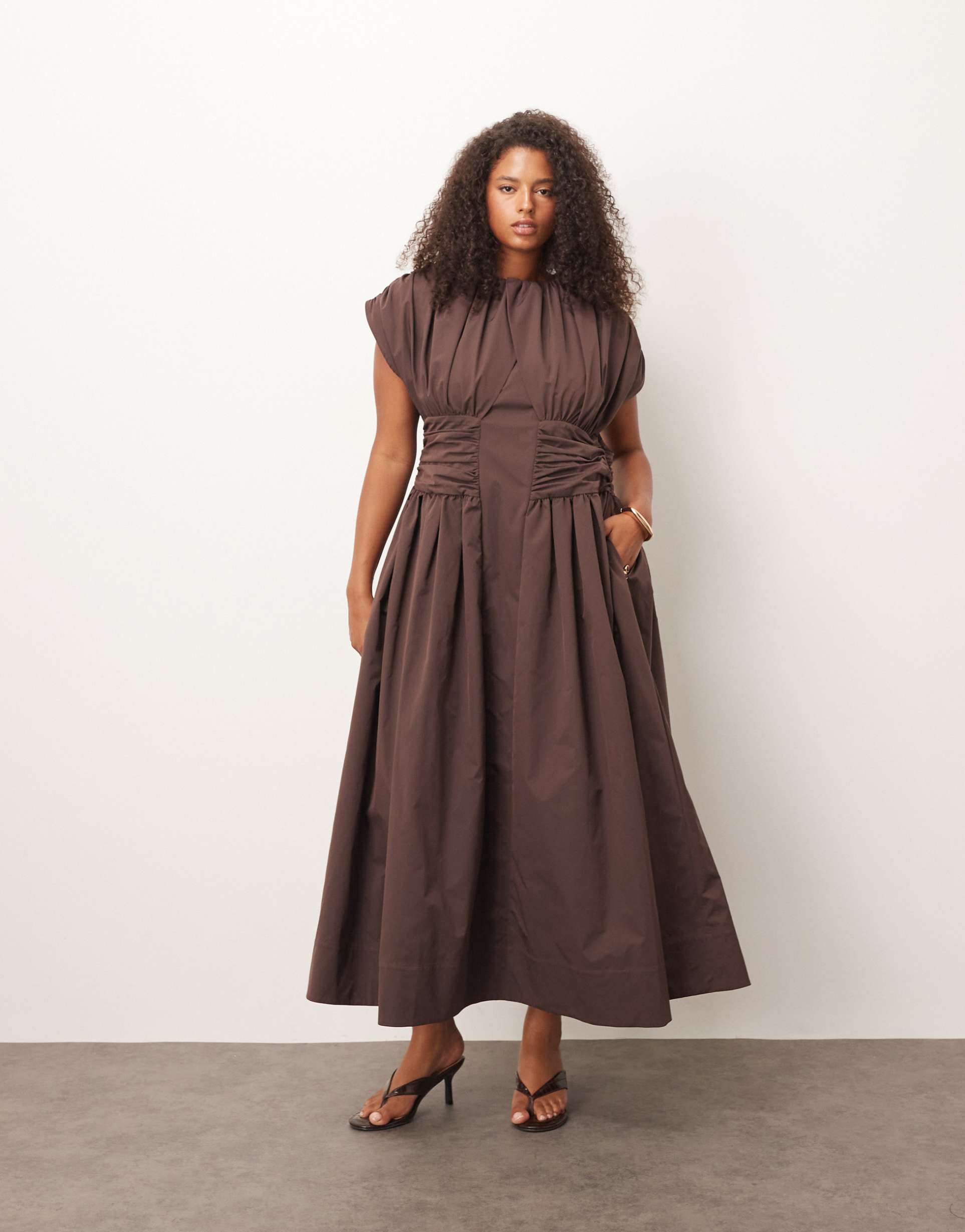 arrange curve gathered cinched full skirt maxi dress in chocolate