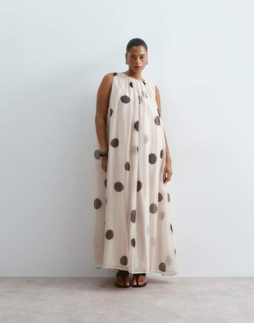 ARRANGE Curve gathered drape maxi dress in mono spot print, 2 of 4