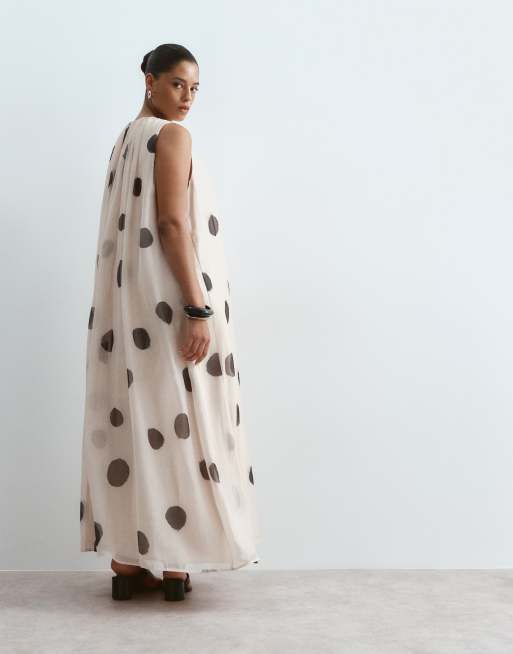 ARRANGE Curve gathered drape maxi dress in mono spot print, 3 of 4