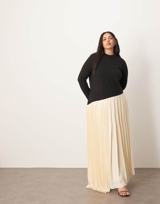ARRANGE Curve – Geformtes Maxikleid aus kontrastierendem Stoff in Schwarz mit Racer-Ausschnitt und Plissee-Rock