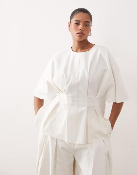 ARRANGE Curve - Geplooid T-shirt met ingenomen taille in wit, deel van co-ord set - view 1