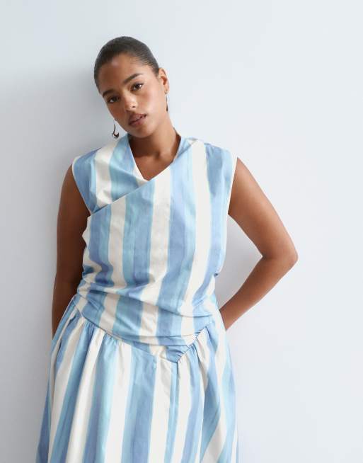 ARRANGE - Curve - Gestreepte maxi jurk met overslag en verlaagde taille in blauw, 2 van 4