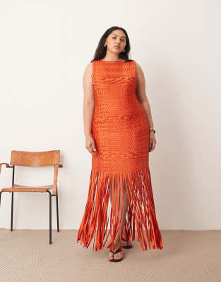 ARRANGE Curve - Handgewebtes Midikleid in Rot mit Fransensaum und Gitterdesign