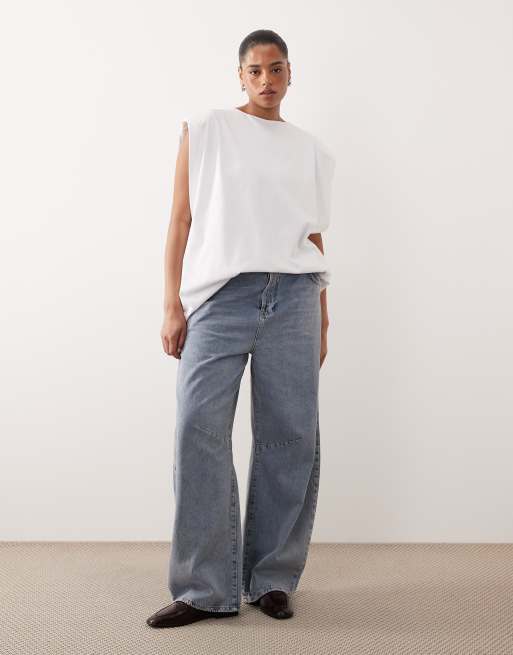 ARRANGE Curve - Hvid oversized ærmeløs T-shirt med skulderpuder og sideslidser, 3 af 4
