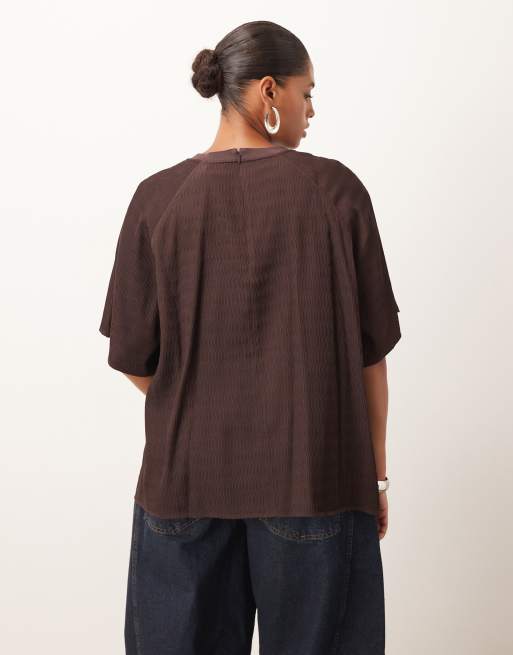 ARRANGE Curve – Hybrides, strukturiertes T-Shirt in Schokobraun mit Raglanärmeln, 4 von 4