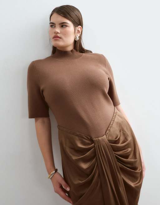 ARRANGE Curve hybridstickad överdel med draperad satinkjol midaxi-klänning i chokladbrun, 5 av 5