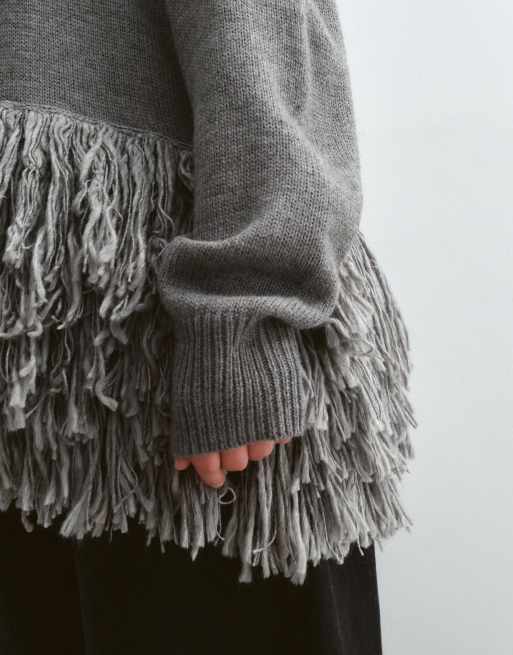 ARRANGE Curve knitted jumper with fringe hem in grey, 5 of 5