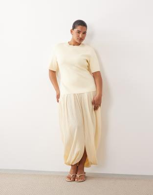 Curve - Kurzärmliges, gestricktes Hybrid-Midikleid in Buttermilchgelb Gelb 56