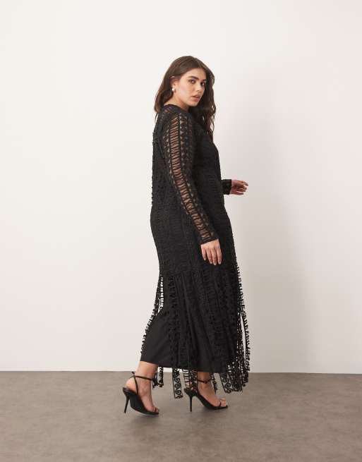 ARRANGE Curve – Langärmliges Midikleid in Schwarz mit Spitzenstickerei und Fransensaum, 4 von 4