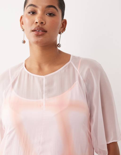 ARRANGE Curve – Mehrlagiges, gestuftes Maxikleid in Hellrosa mit Rüschen, 2 von 4