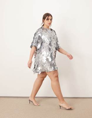 ARRANGE Curve - Mit Scheibenpailletten verziertes kurzes T-Shirt-Kleid in Hellblau